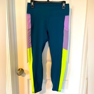 Fabletics Leggings w/ Pockets Size L Short
